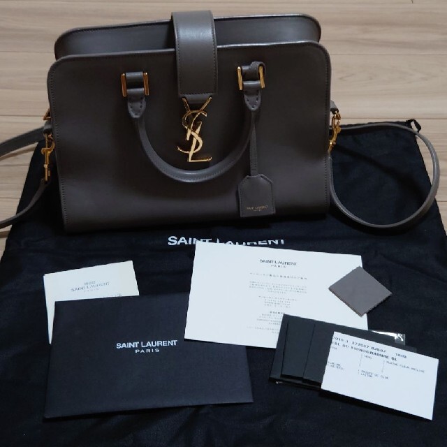 ショルダーバッグSaint Laurent ベイビーカバス ショルダーバッグ サンローラン