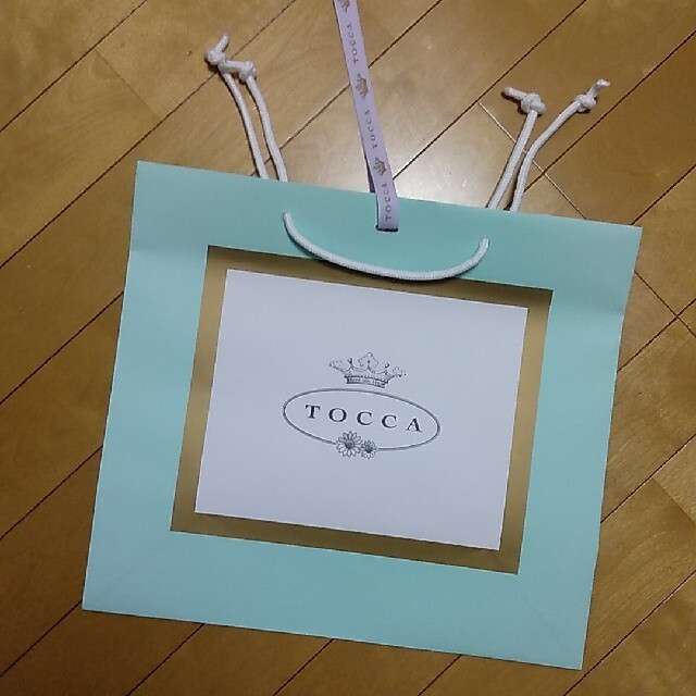 TOCCA(トッカ)のTOCCA新品同様紙袋　特大 2枚 レディースのバッグ(ショップ袋)の商品写真