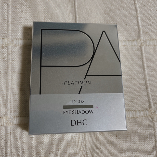 DHC(ディーエイチシー)のDHC アイシャドウ カーキベージュ DC02 コスメ/美容のベースメイク/化粧品(アイシャドウ)の商品写真