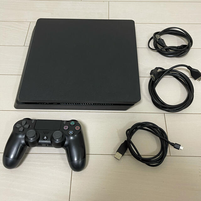 SONY(ソニー)のPlayStation4 PS4 本体 1TB CUH-2200BB01 エンタメ/ホビーのゲームソフト/ゲーム機本体(家庭用ゲーム機本体)の商品写真