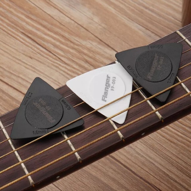1枚3厚！マルチピック 3枚セット 楽器のギター(アコースティックギター)の商品写真