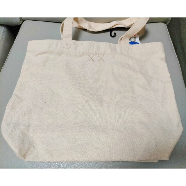 UNIQLO(ユニクロ)のユニクロ カウズ トートバッグ レディースのバッグ(トートバッグ)の商品写真