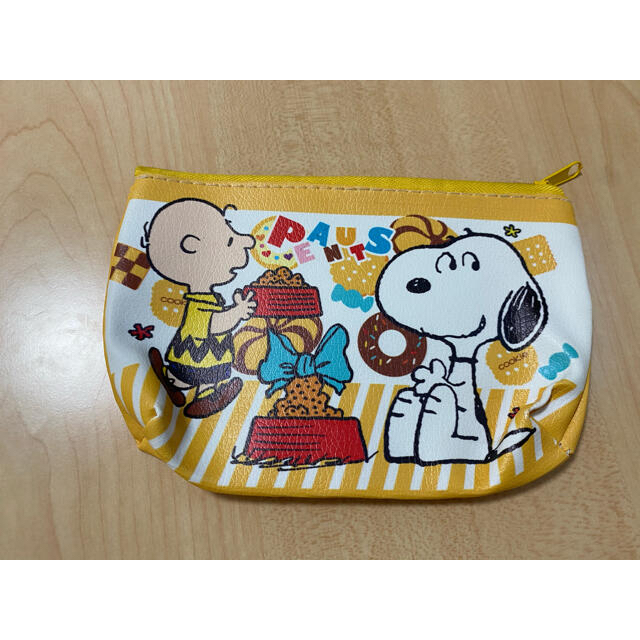 SNOOPY(スヌーピー)の便利で使える♪カラフルで可愛いスヌーピーの4点セット！送料無料　早い者勝ち！ エンタメ/ホビーのおもちゃ/ぬいぐるみ(キャラクターグッズ)の商品写真