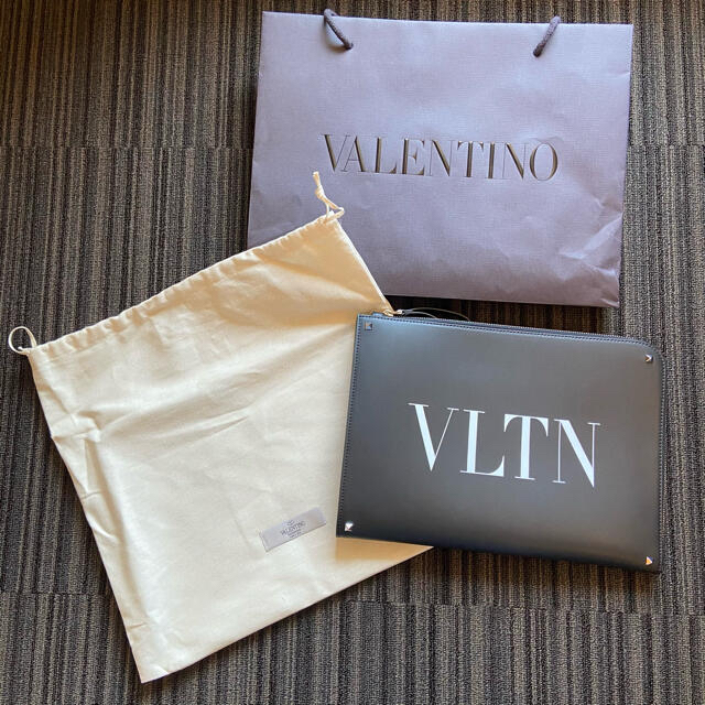 VALENTINO - 【新品未使用・正規品】 ヴァレンティノ クラッチバックの