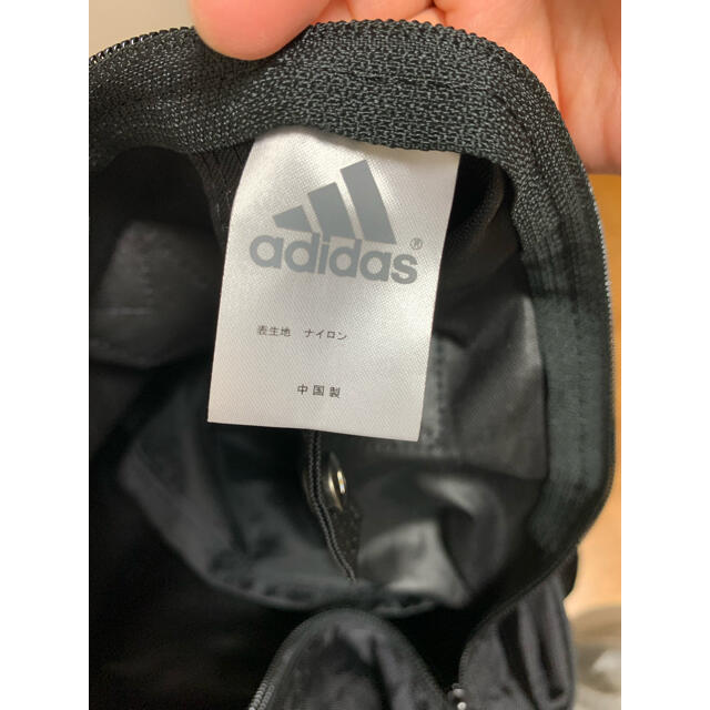 adidas(アディダス)の旅行バック インテリア/住まい/日用品の日用品/生活雑貨/旅行(旅行用品)の商品写真