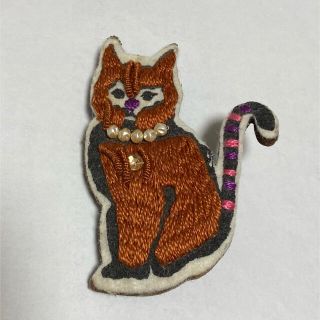 タマオ(tamao)の※最終値下げ【tamao】猫刺繍ブローチ(ブローチ/コサージュ)