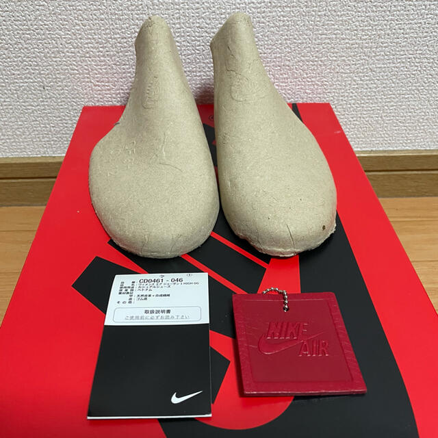 NIKE(ナイキ)の ナイキ ウィメンズ エアジョーダン1 ハイ OG "シカゴtoUNC" メンズの靴/シューズ(スニーカー)の商品写真