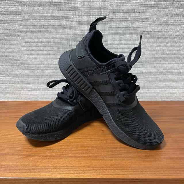 adidas(アディダス)の「丼ぶり様確定」　　アディダス  NMD R1 トリプルブラック メンズの靴/シューズ(スニーカー)の商品写真