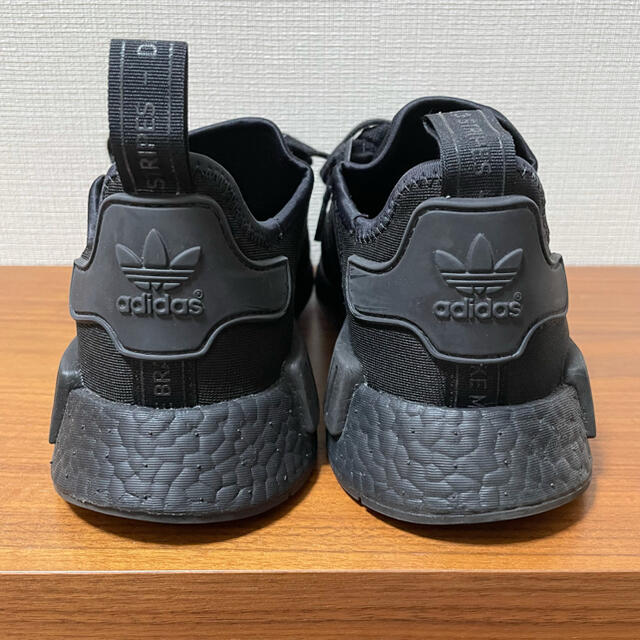 adidas(アディダス)の「丼ぶり様確定」　　アディダス  NMD R1 トリプルブラック メンズの靴/シューズ(スニーカー)の商品写真