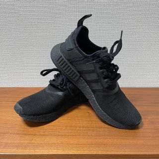 アディダス(adidas)の「丼ぶり様確定」　　アディダス  NMD R1 トリプルブラック(スニーカー)