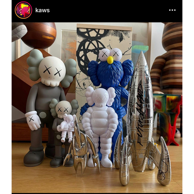 #1 KAWS FAMILY BROWN/BLUE/WHITE