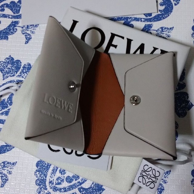 LOEWE(ロエベ)のお値下げしました！LOEWE ロエベ カードケース レディースのファッション小物(名刺入れ/定期入れ)の商品写真