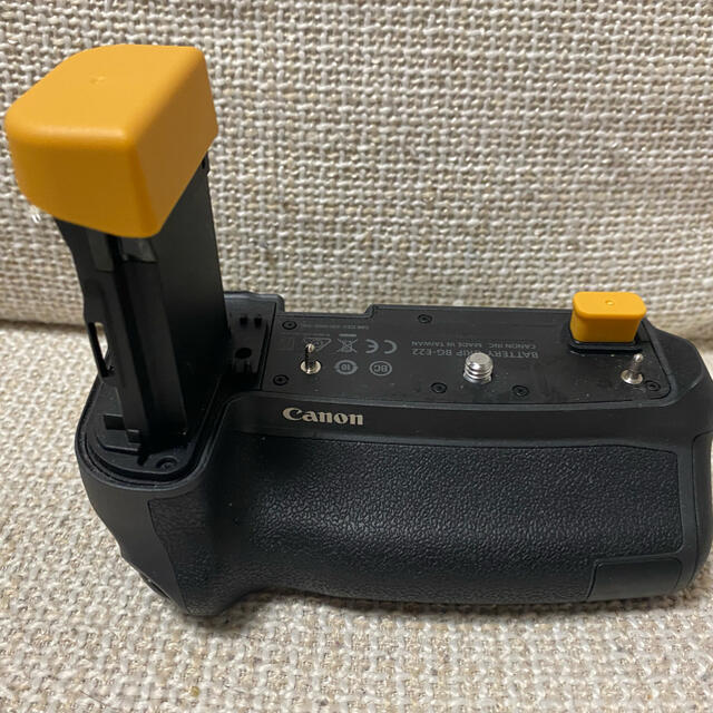 Cannon EOS R/Rp用バッテリーグリップBG-E22 Cannon EOS R/Rp用バッテリーグリップBG-E22