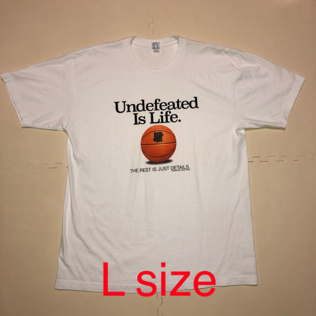 UNDEFEATED(アンディフィーテッド)のUNDEFEATED basketball Tshirt  Lsize メンズのトップス(Tシャツ/カットソー(半袖/袖なし))の商品写真