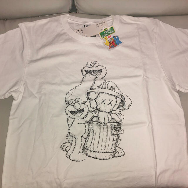 UNIQLO(ユニクロ)のカウズ　ユニクロ Tシャツ メンズのトップス(Tシャツ/カットソー(半袖/袖なし))の商品写真