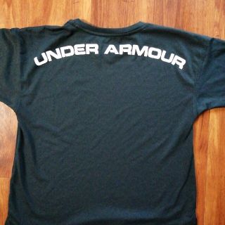 アンダーアーマー(UNDER ARMOUR)の美品　アンダーアーマー ブラック 150 長袖Tシャツ　少年野球　サッカー(ウェア)