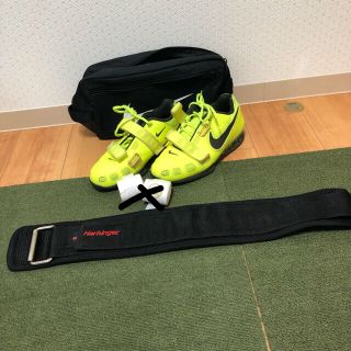 ナイキ(NIKE)のウェイトリフティング一式(トレーニング用品)