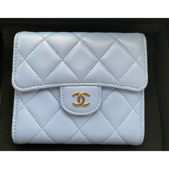 CHANEL(シャネル)のシャネル　美品　ブルー　三つ折り財布 レディースのファッション小物(財布)の商品写真