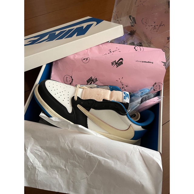 NIKE(ナイキ)のNIKE airjodan1 Low Travis scott×Fragment メンズの靴/シューズ(スニーカー)の商品写真