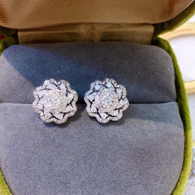 天然ダイヤモンドピアス約0.55ct k18 csiolomouc.cz