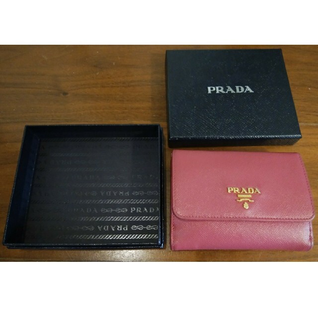 PRADA 二つ折り財布　バイカラー