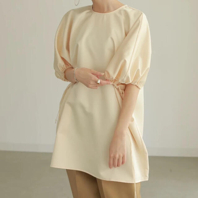 トップ louren satin gather sleeve blouse kec-seginim