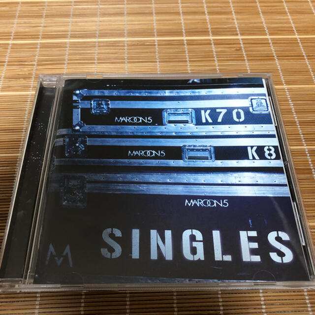 マルーン5 MAROON5 SINGLES エンタメ/ホビーのCD(ポップス/ロック(洋楽))の商品写真