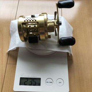 シマノ(SHIMANO)の01 カルカッタコンクエスト100(リール)