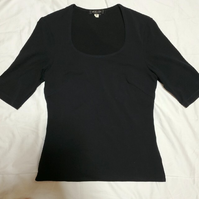 MICHEL KLEIN(ミッシェルクラン)の美品!!MICHEL KLEIN 黒 無地 Tシャツ 半袖 レディースのトップス(Tシャツ(半袖/袖なし))の商品写真