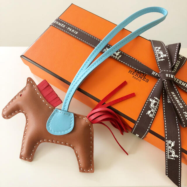 Hermes - HERMES ロデオ ゴールド 白ステッチ PM お馬 チャーム