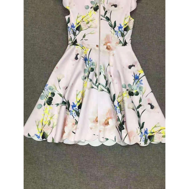 TED BAKER - ❤️Ted baker 2021 新作新品 花柄ワンピース TED BAKER - ❤️Ted baker 2021 新作新品 花柄ワンピース