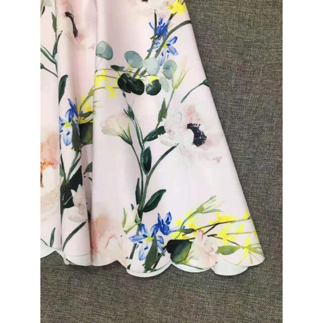 ❤️Ted baker 2021 新作新品　花柄ワンピース　オシャレ綺麗