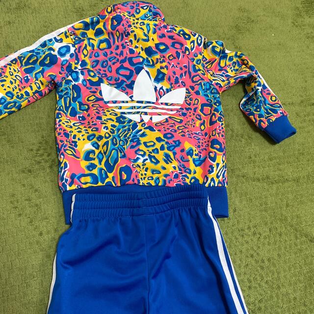 adidas(アディダス)のadidas キッズ　ジャージ　セットアップ キッズ/ベビー/マタニティのキッズ服女の子用(90cm~)(その他)の商品写真