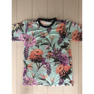 フォーエバートゥエンティーワン(FOREVER 21)のForever 21の　エキゾチック花柄Tシャツ　シースルー(Tシャツ(半袖/袖なし))