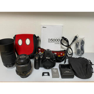ニコン(Nikon)のNikon D5000 Wズームキット　ディズニーカメラケースおまけ付(デジタル一眼)