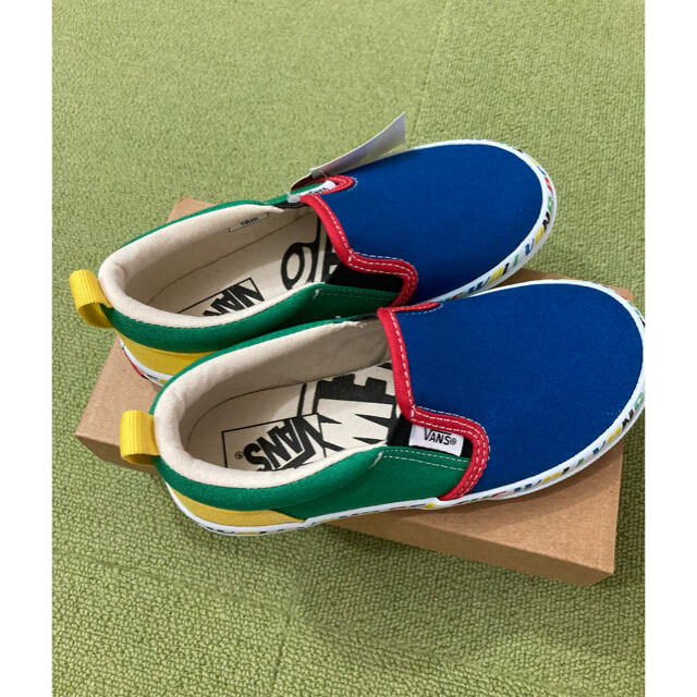 VANS(ヴァンズ)のVANS スニーカー　キッズ　19 スリッポン キッズ/ベビー/マタニティのキッズ靴/シューズ(15cm~)(スニーカー)の商品写真