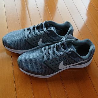 ナイキ(NIKE)のNIKE ランニングシューズ スニーカー 24.5 グレー(シューズ)