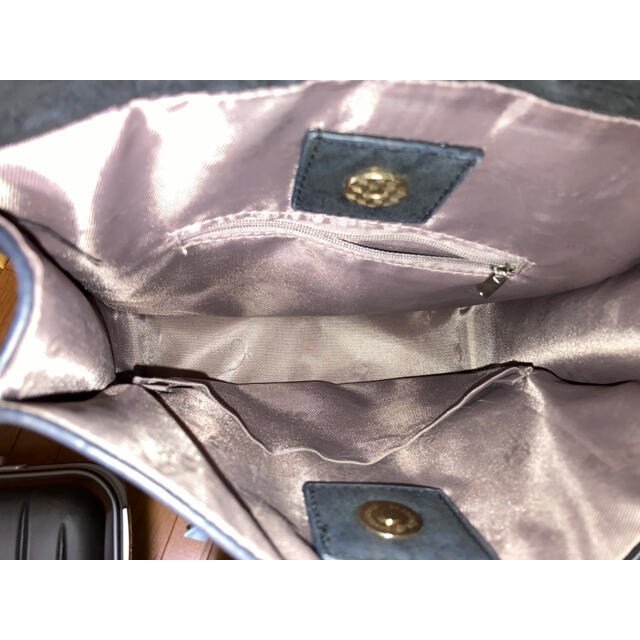 黒×ゴールド金具　リュック レディースのバッグ(リュック/バックパック)の商品写真