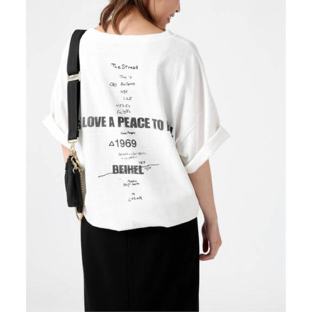 DEUXIEME CLASSE(ドゥーズィエムクラス)のLOVE A PEACE バックプリントTシャツ 新品タグ付き レディースのトップス(Tシャツ(半袖/袖なし))の商品写真