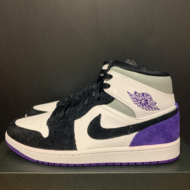 NIKE(ナイキ)のNIKE AIR JORDAN 1 MID SE メンズの靴/シューズ(スニーカー)の商品写真