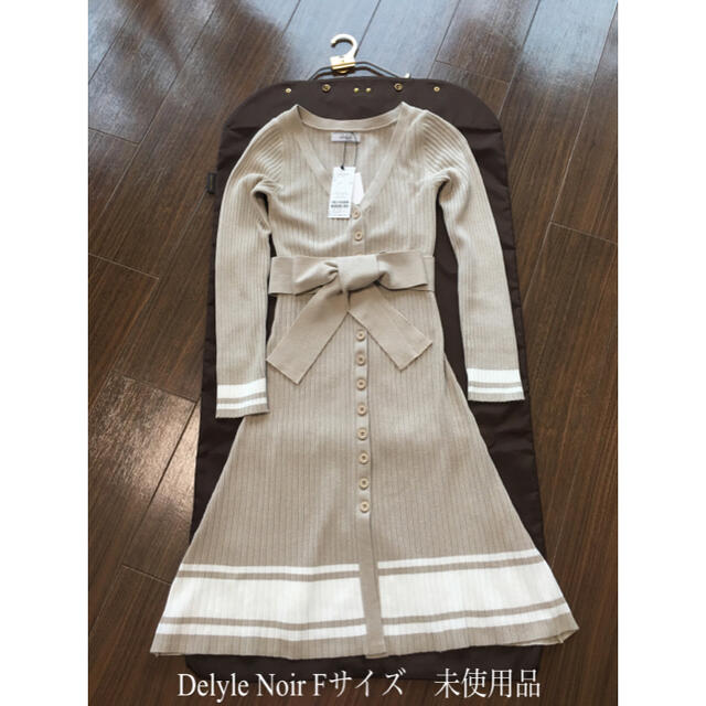 Delyle NOIR(デイライルノアール)のデイライル　ノアール　未使用品 レディースのワンピース(ロングワンピース/マキシワンピース)の商品写真