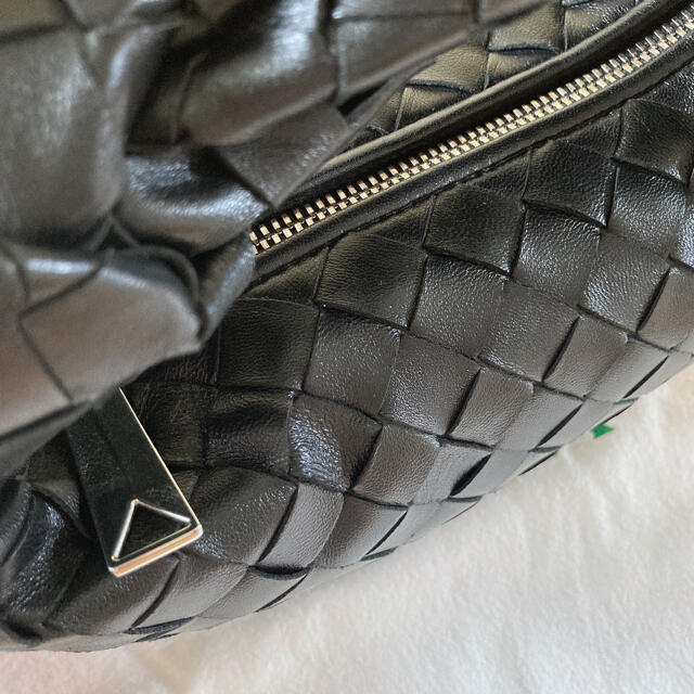 Bottega Veneta(ボッテガヴェネタ)の完売品　美品！正規品　ボッテガヴェネタ　ミニザジョディ レディースのバッグ(ハンドバッグ)の商品写真