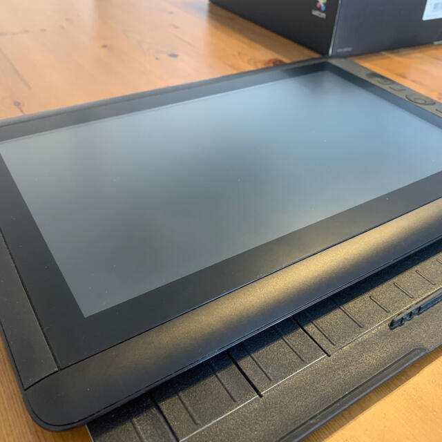 WACOM DTK−1300 Cintiq  13HD 液晶ペンタブレットスマホ/家電/カメラ