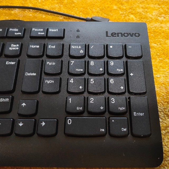 Lenovo(レノボ)の有線キーボード&マウスセット Lenovo スマホ/家電/カメラのPC/タブレット(PC周辺機器)の商品写真