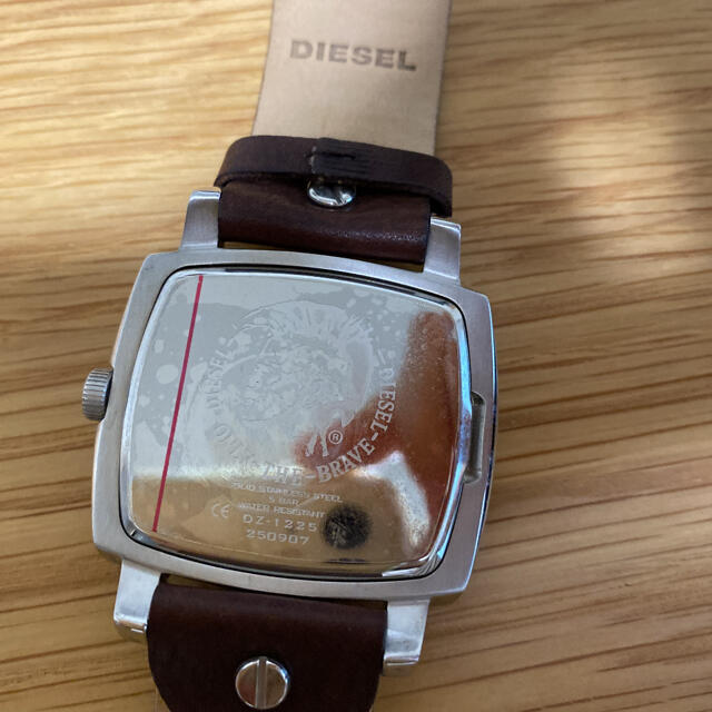 DIESEL(ディーゼル)のDIESEL 腕時計　DZ-1225  ジャンク品 メンズの時計(腕時計(アナログ))の商品写真