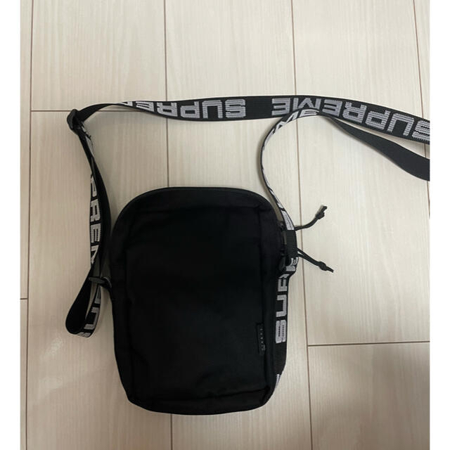 Supreme(シュプリーム)のsupreme ショルダーバッグ　18ss メンズのバッグ(ショルダーバッグ)の商品写真