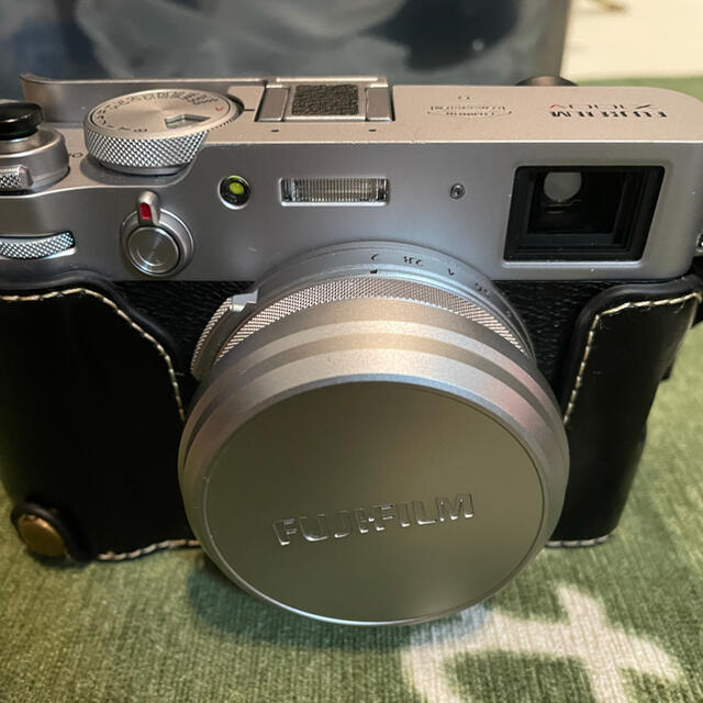 クーポン期間中 FUJIFILM X100F ブラック 値下げ交渉OK!