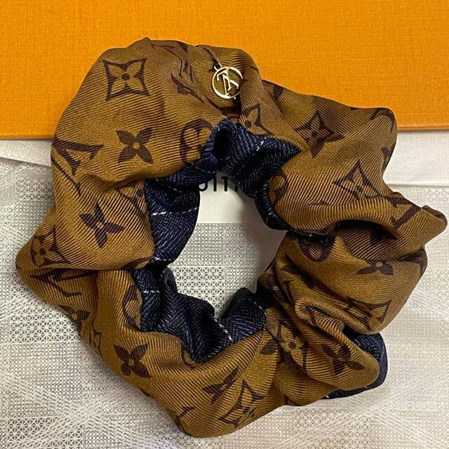 LOUIS VUITTON - 最安!美品! ルイヴィトン シュシュ ベージュ