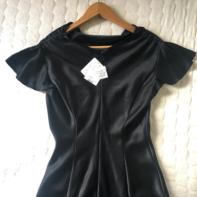 INDIVI(インディヴィ)のindivi ドレープ襟ワンピース ドレス 黒　タグ付き未使用 レディースのワンピース(ひざ丈ワンピース)の商品写真