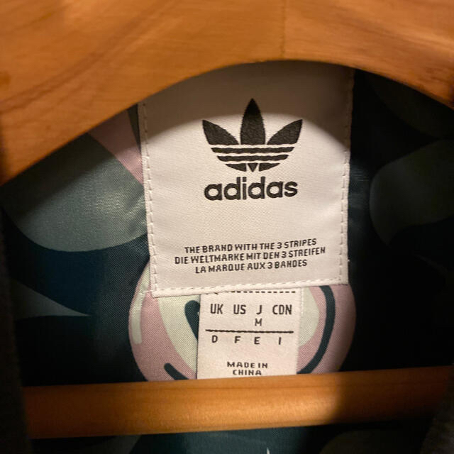adidas(アディダス)のadidas ダウンジャケット レディースのジャケット/アウター(ダウンジャケット)の商品写真